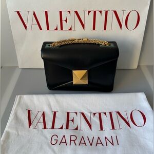 NWT Authentic VALENTINO GARAVANI One Rockstud Black Leather Bag